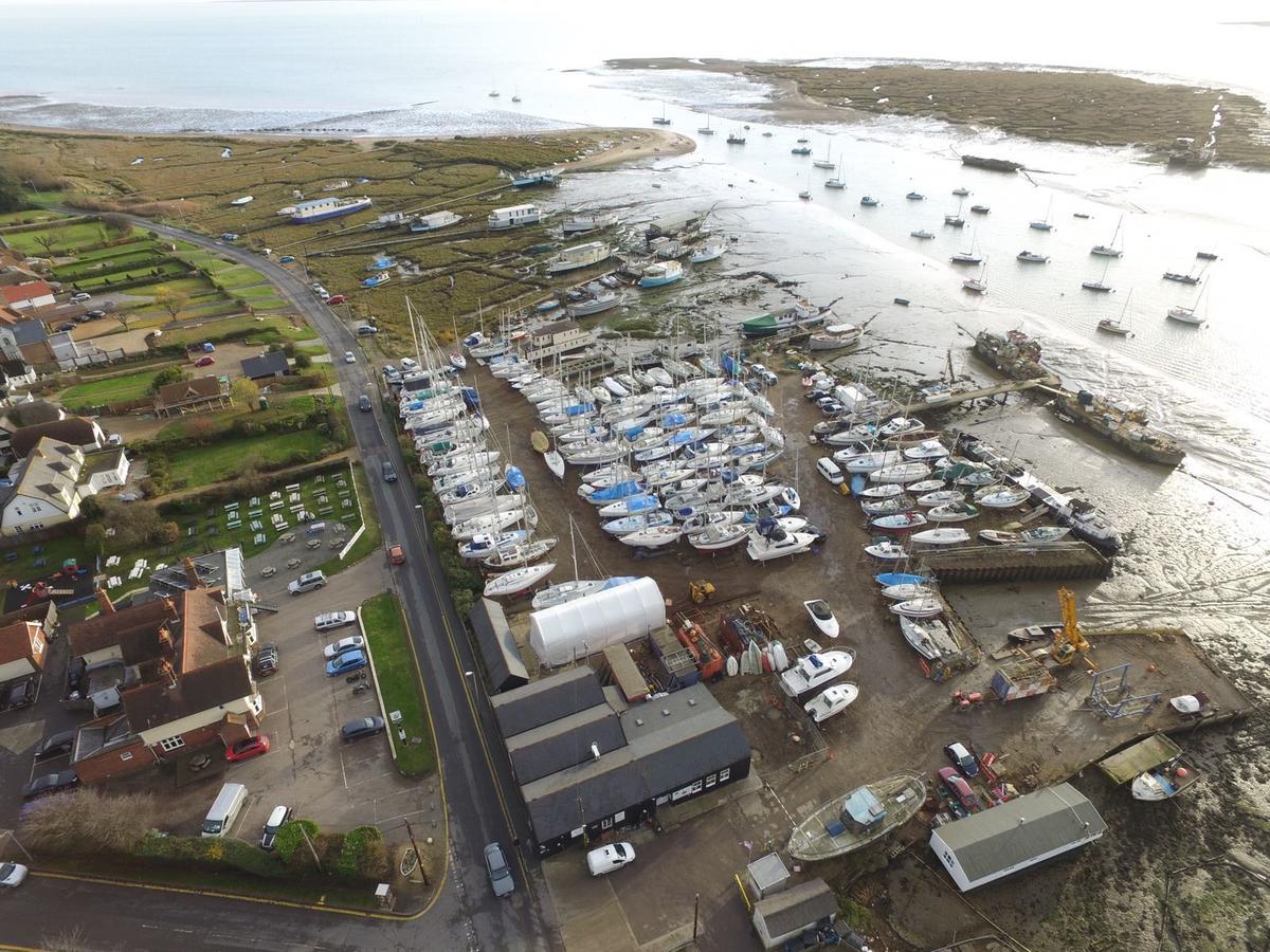 The Victory At Mersea Уэст-Мерси Экстерьер фото